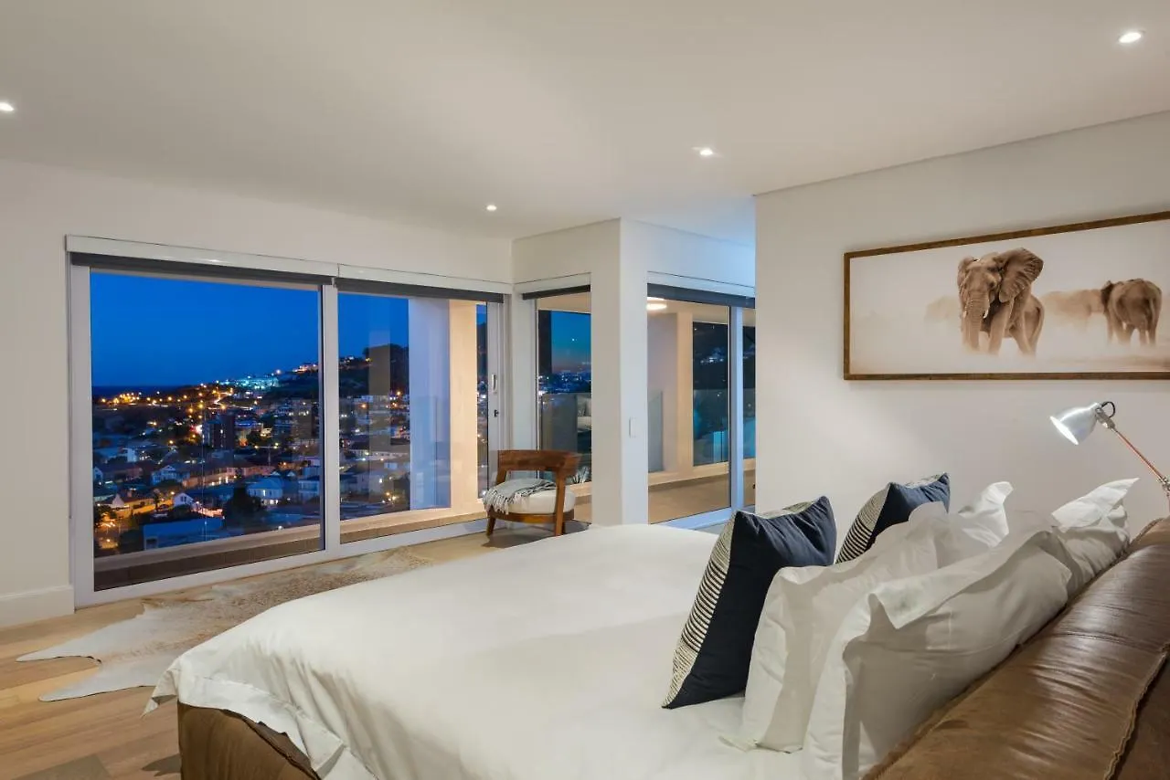 Sandpiper House: Stunning Ocean Views, Heated Pool & Large Garden Κέιπ Τάουν 0*,  Νότια Αφρική
