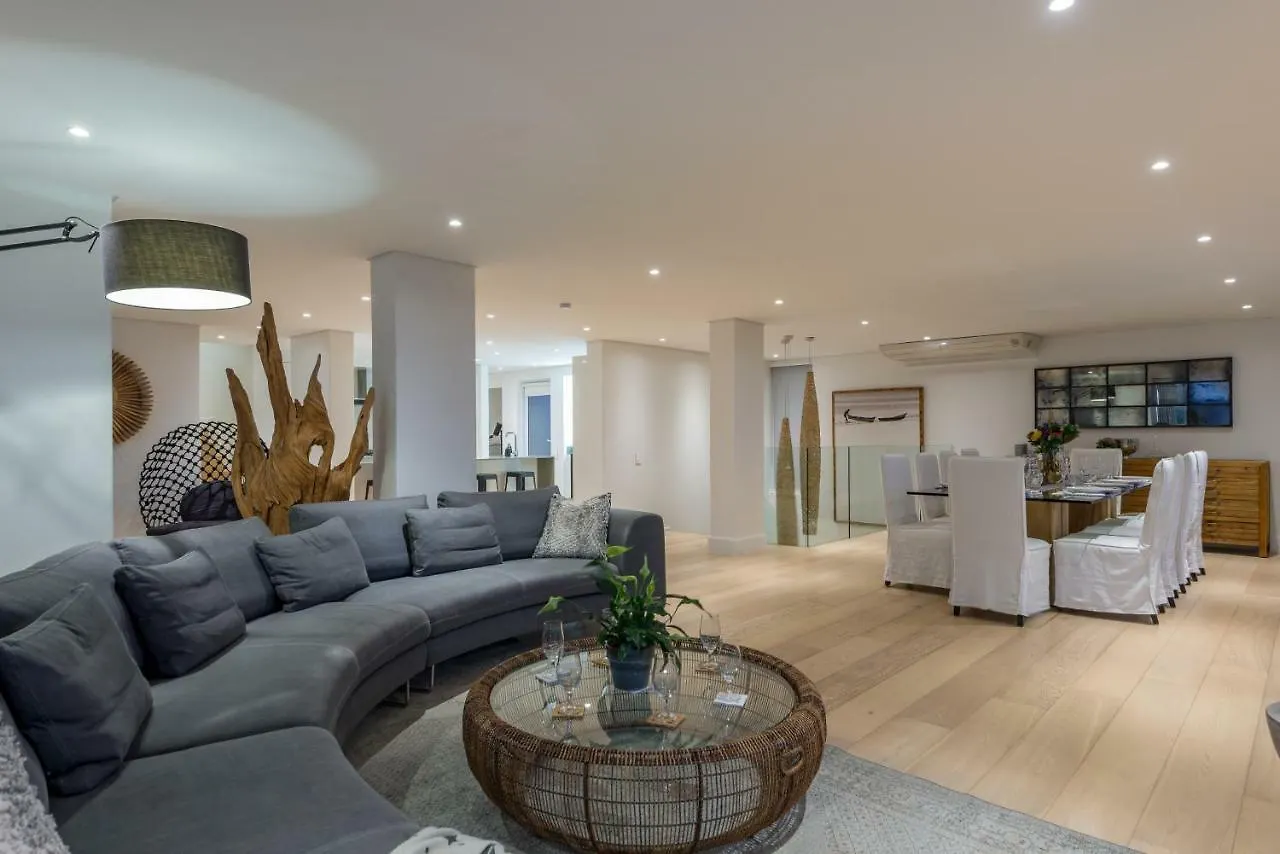 Sandpiper House: Stunning Ocean Views, Heated Pool & Large Garden Κέιπ Τάουν